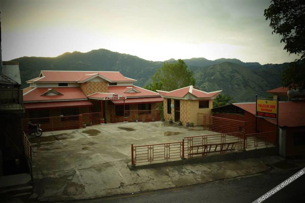 Hotel Falcon Inn
