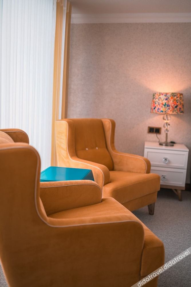 Dolphin Boutique Hotel