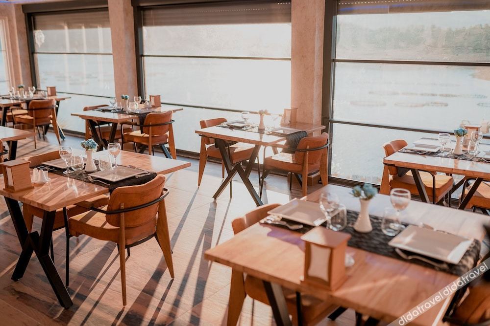 Dolphin Boutique Hotel