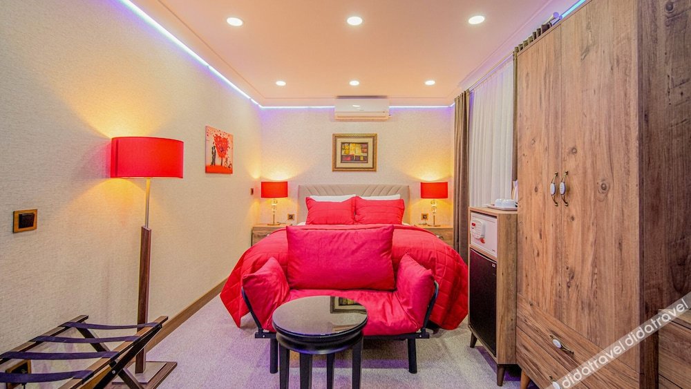 Dolphin Boutique Hotel