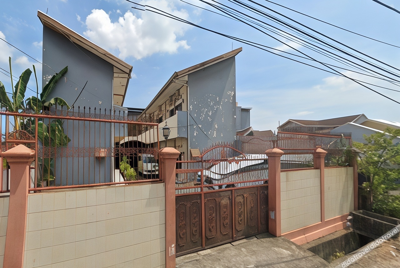 Oyo 94023 Kost Stan