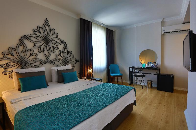 Azuu Hotel