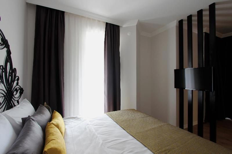 Azuu Hotel