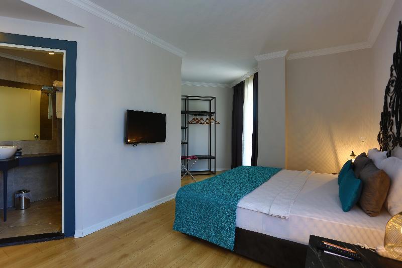 Azuu Hotel