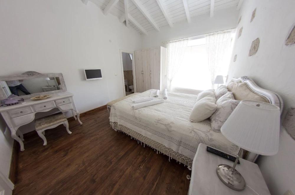 Zubeyde Hanim Alacati Otel