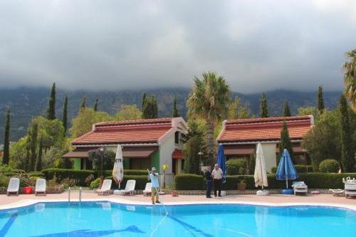 Flippers Holiday Village