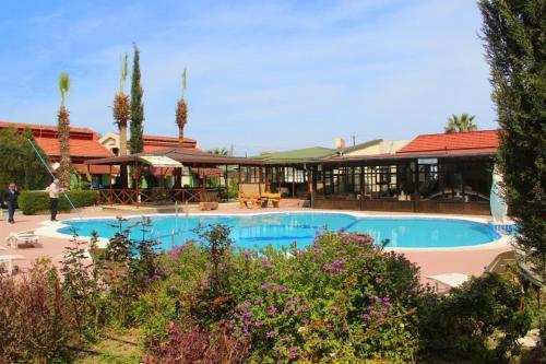 Flippers Holiday Village