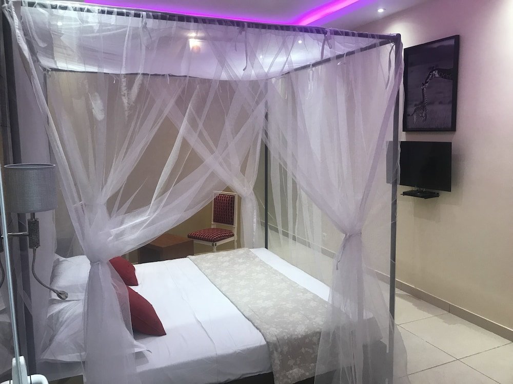 Chez Daniel Mbene