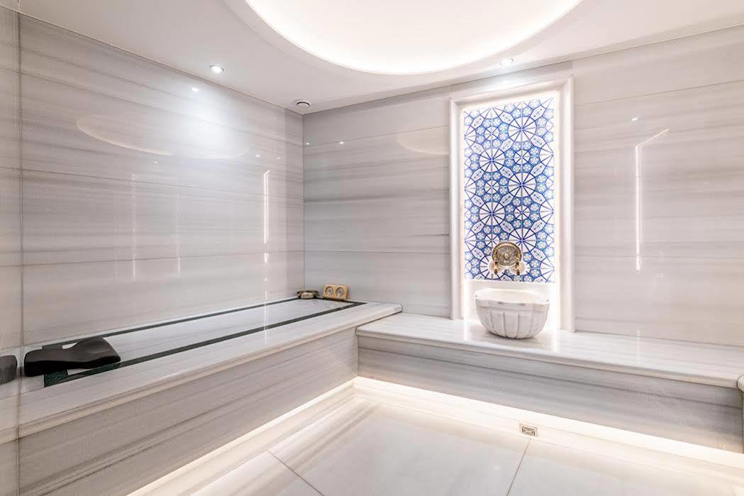 Aprilis Deluxe Hotel