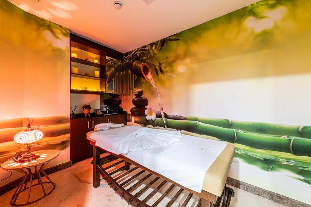 Aprilis Deluxe Hotel