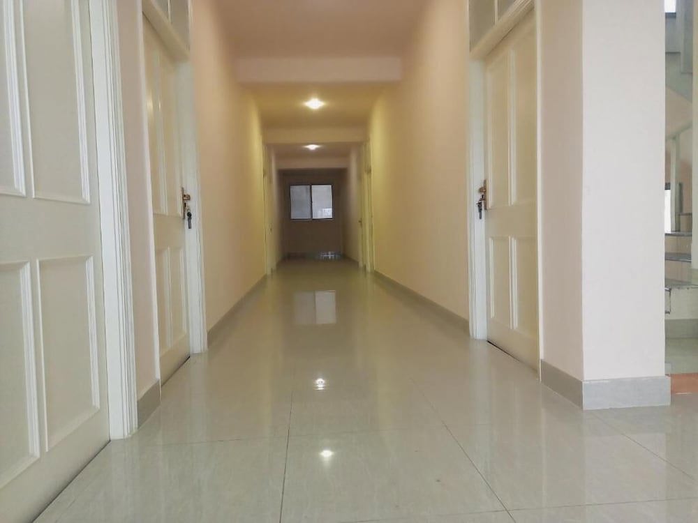 Canal View Hotel