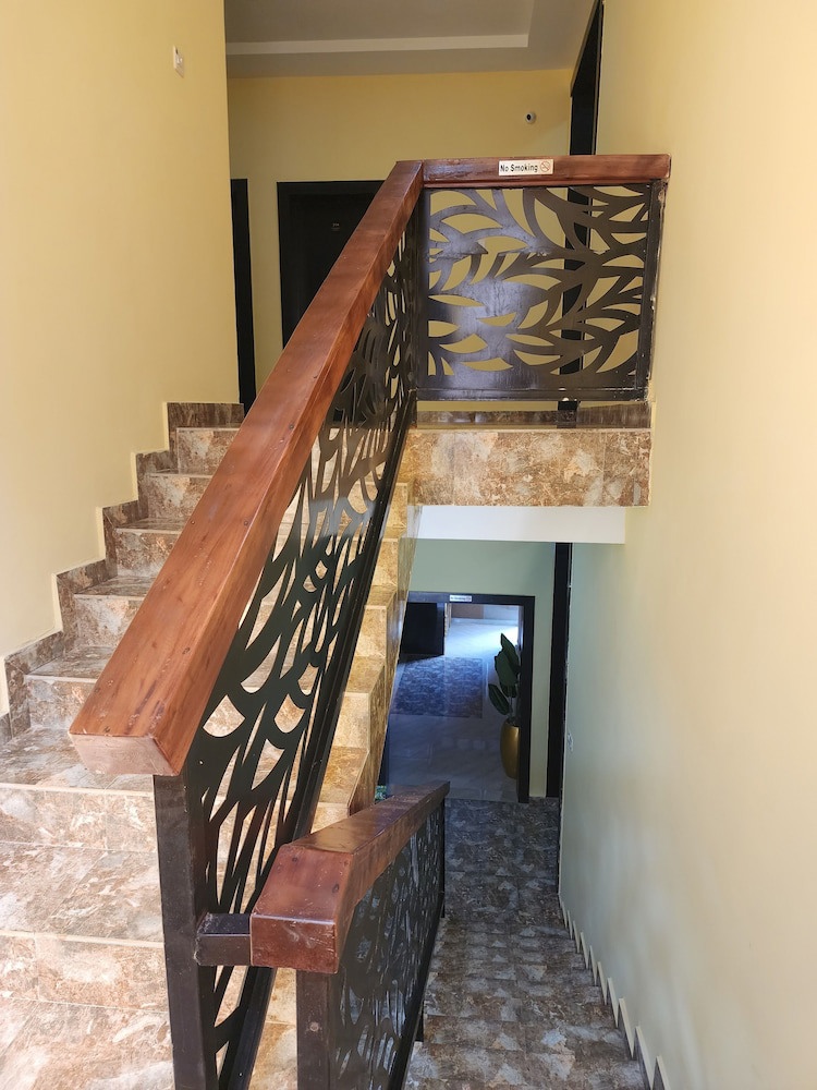 The 401 Hotel And Suites Awka