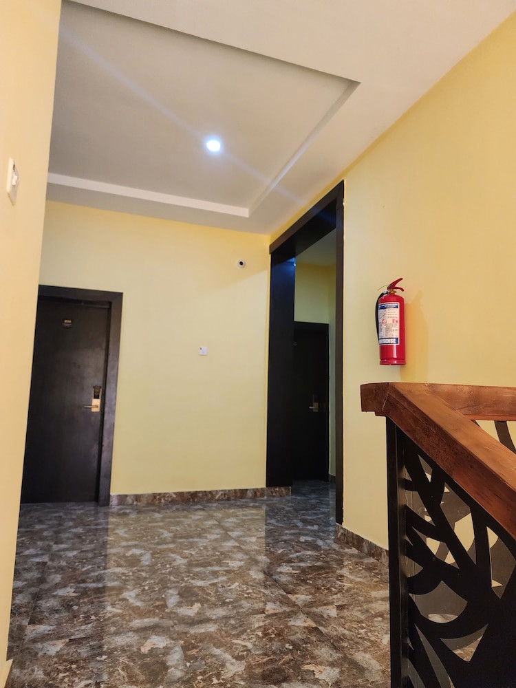 The 401 Hotel And Suites Awka