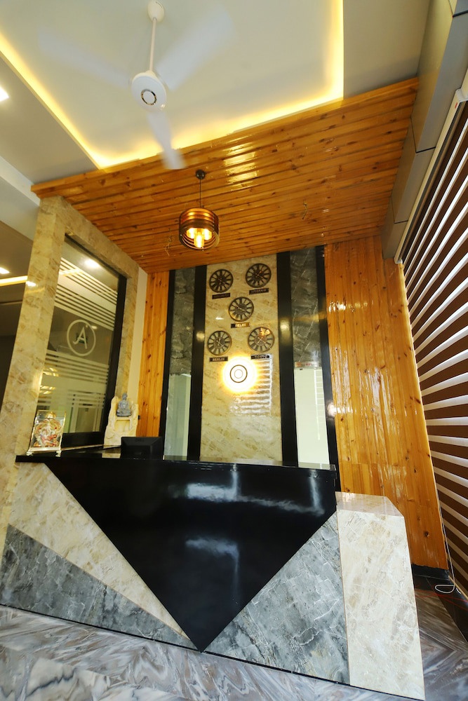 Amarvilas Hotel And Resort