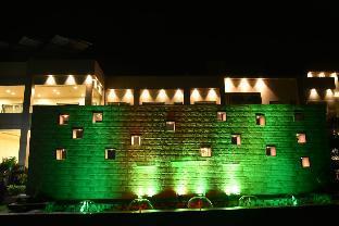 Amarvilas Hotel And Resort