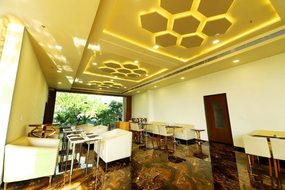 Amarvilas Hotel And Resort