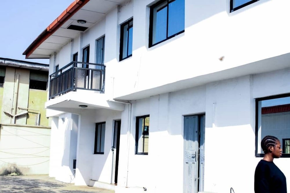 Gity Royale Suites