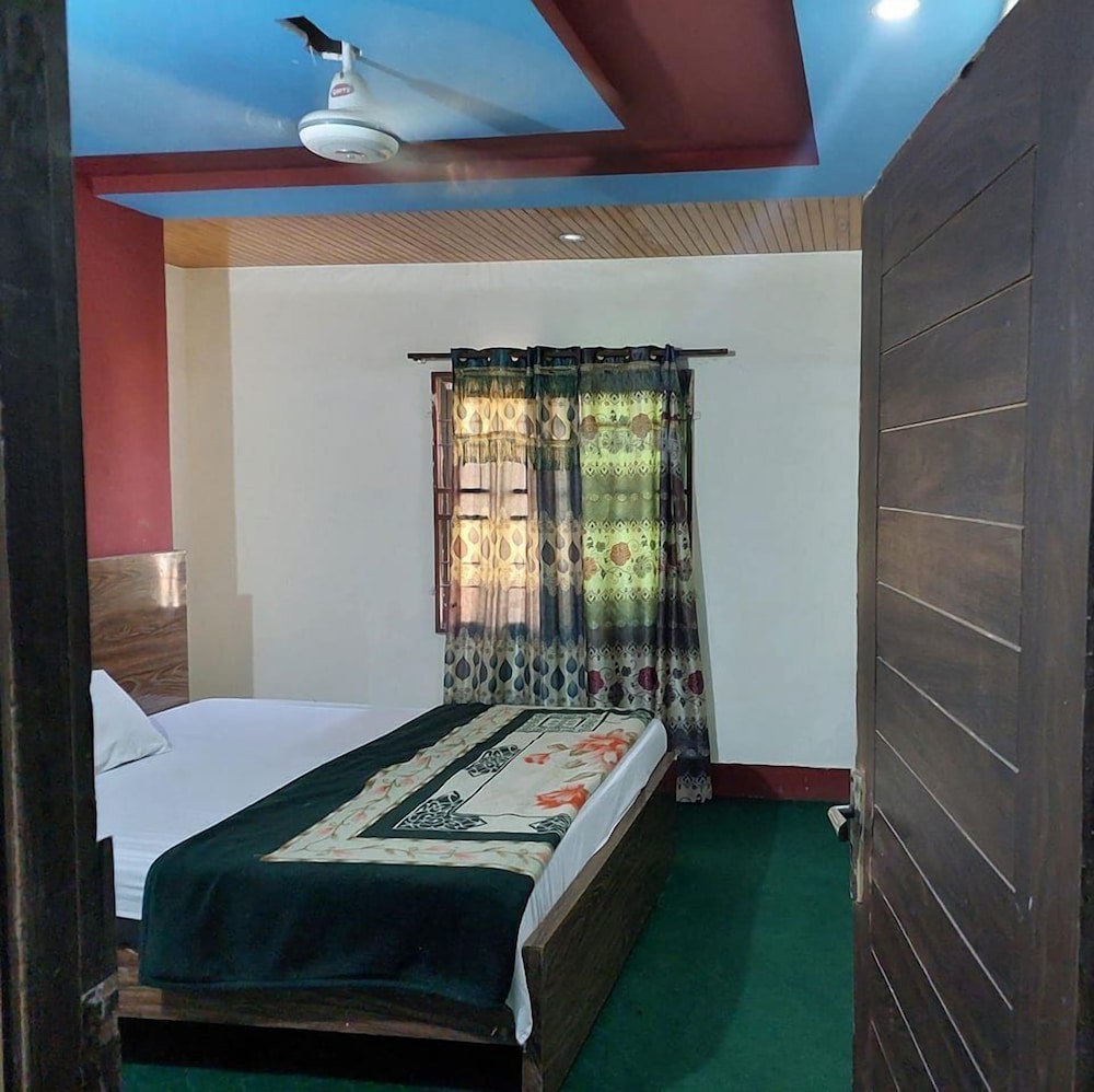 Gold Star Hotel