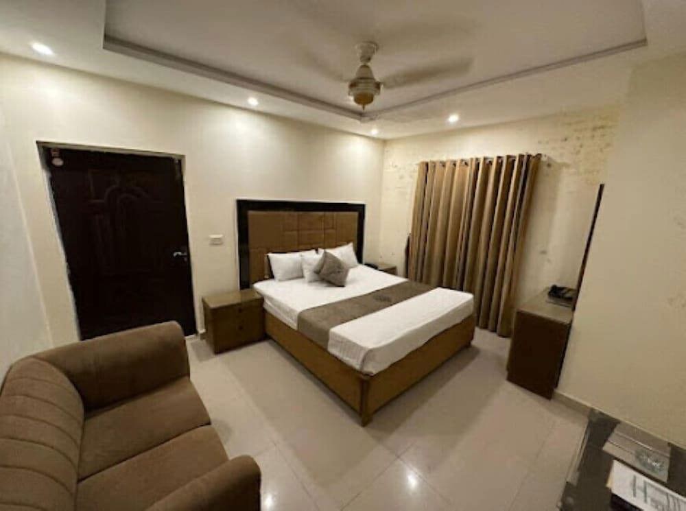 Fortville Hotel - Lahore