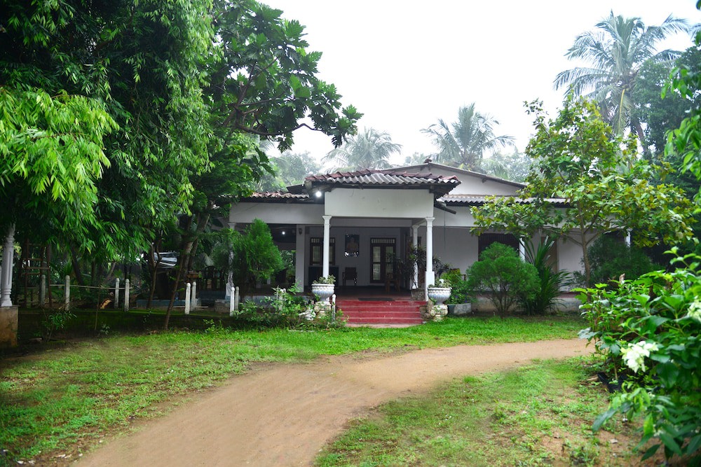 Ela Addara Arunalu