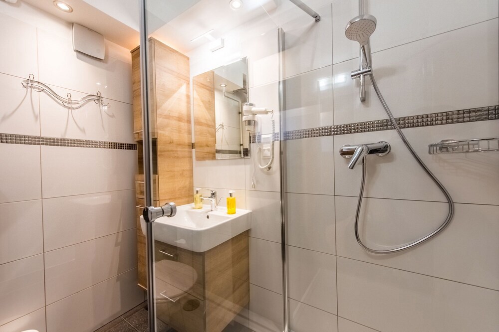 Rentplanet - Apartament Bronka Czecha