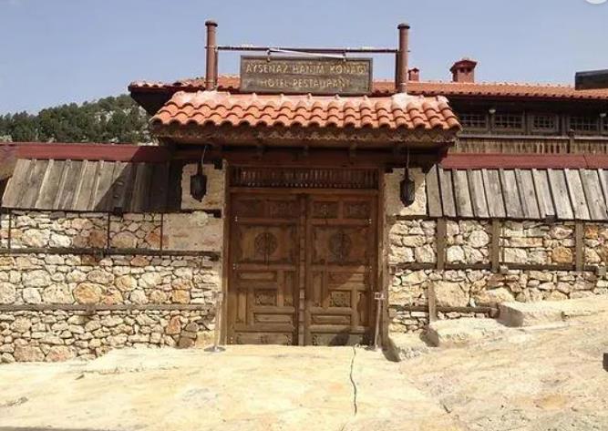 Aysenaz Hanim Konagi