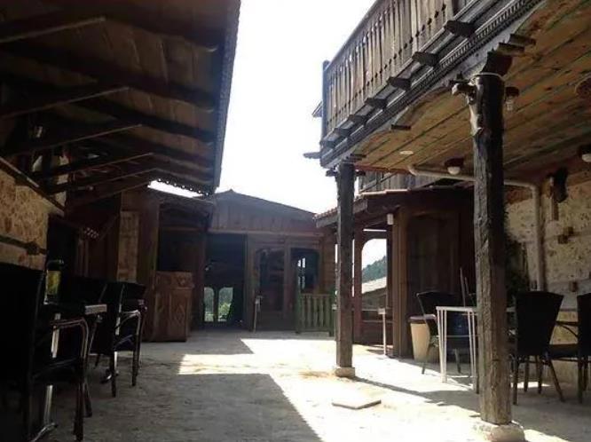 Aysenaz Hanim Konagi