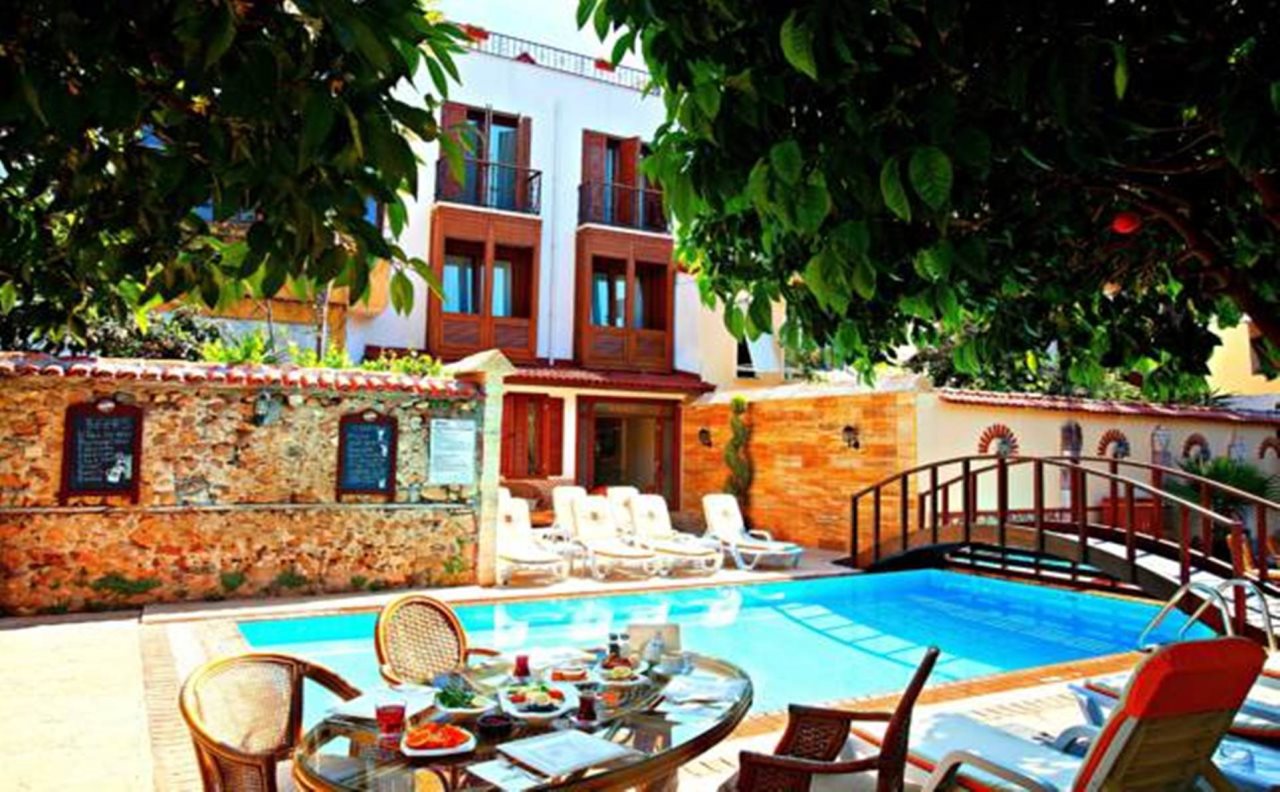 Castle Boutique Hotel