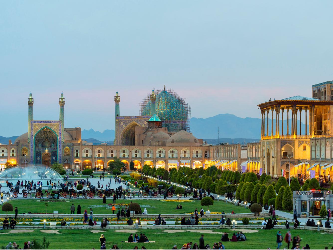 Otobüs ile Pers İmparatorluğunun İzinde İran Turu