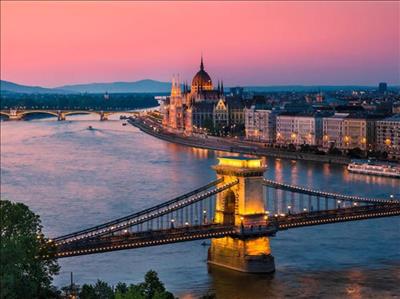 Budapeşte (2) & Prag (3) & Viyana (2) 7 Gece 8 Gün Viyana Gidiş
