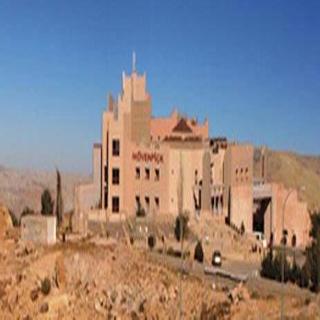 Movenpick Nabatean Castle Hotel