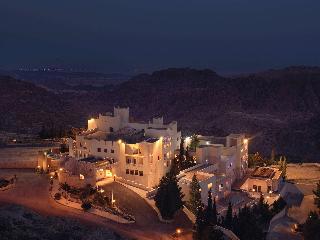Movenpick Nabatean Castle Hotel