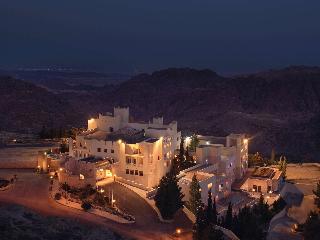 Movenpick Nabatean Castle Hotel