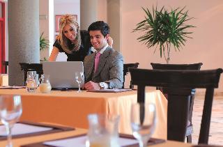 Movenpick Nabatean Castle Hotel