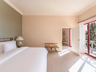 Movenpick Nabatean Castle Hotel
