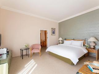 Movenpick Nabatean Castle Hotel