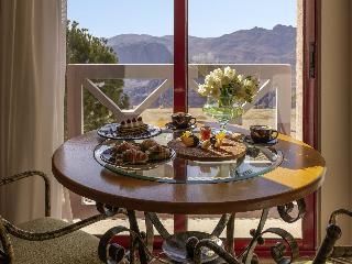 Movenpick Nabatean Castle Hotel
