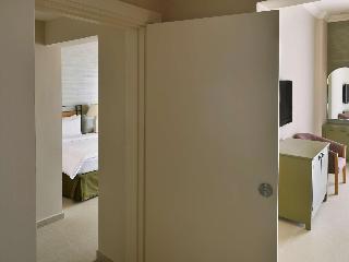 Movenpick Nabatean Castle Hotel