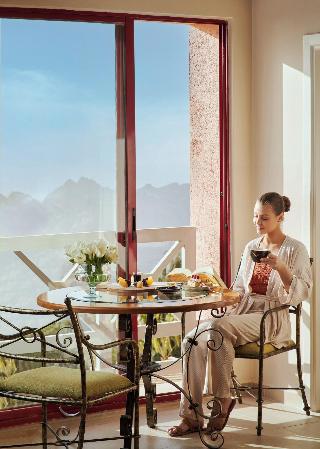Movenpick Nabatean Castle Hotel