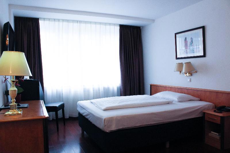 Rugs Hotel Dusseldorf – Self Check- In galeri fotoğrafı