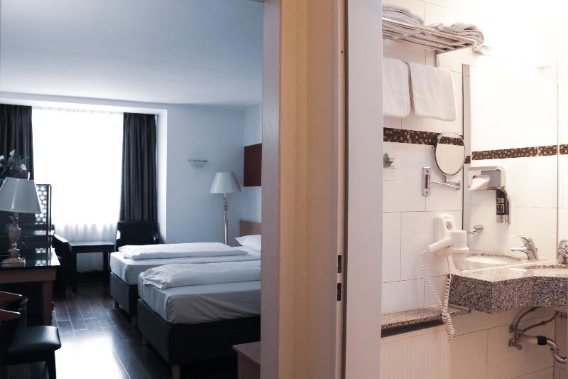 Rugs Hotel Dusseldorf – Self Check- In galeri fotoğrafı