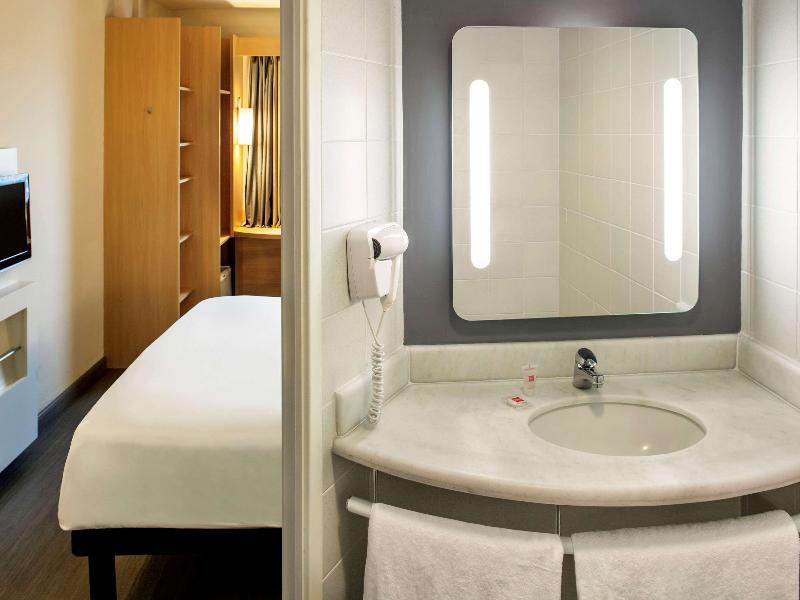 Ibis Macae