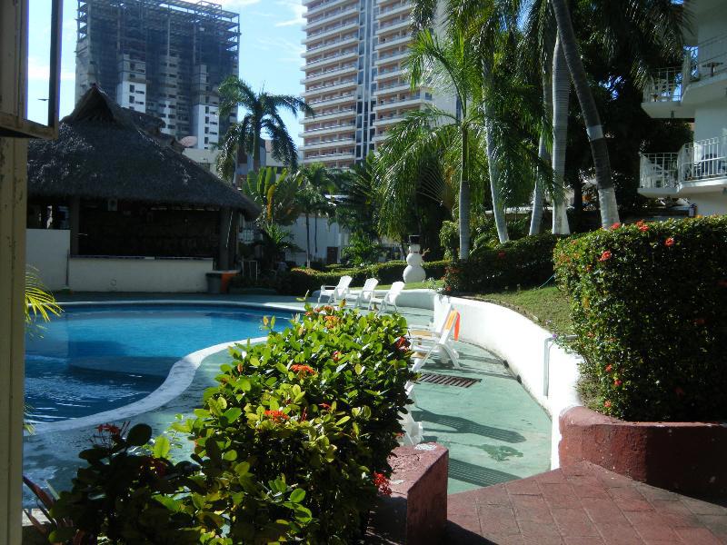 El Tropicano