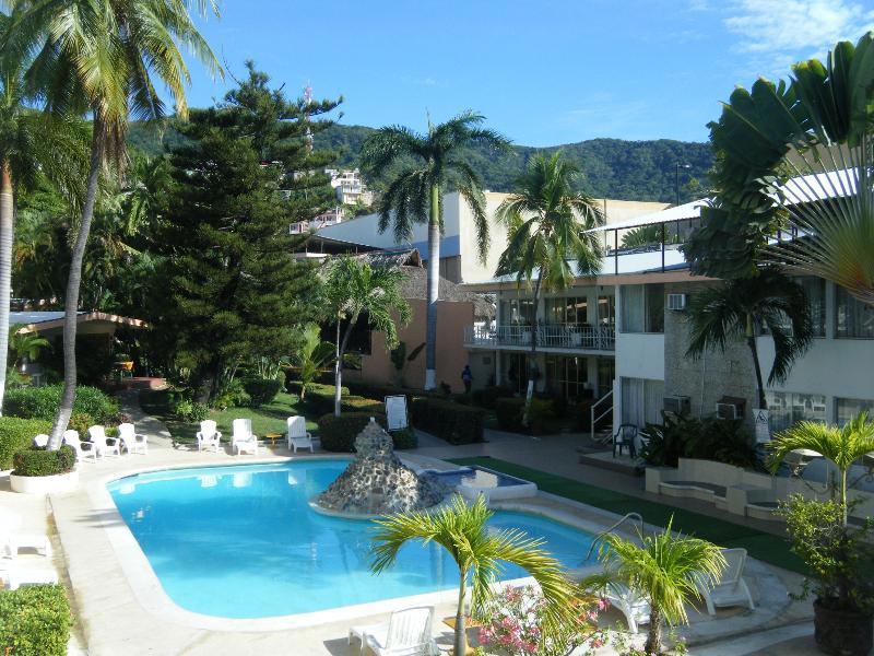 El Tropicano