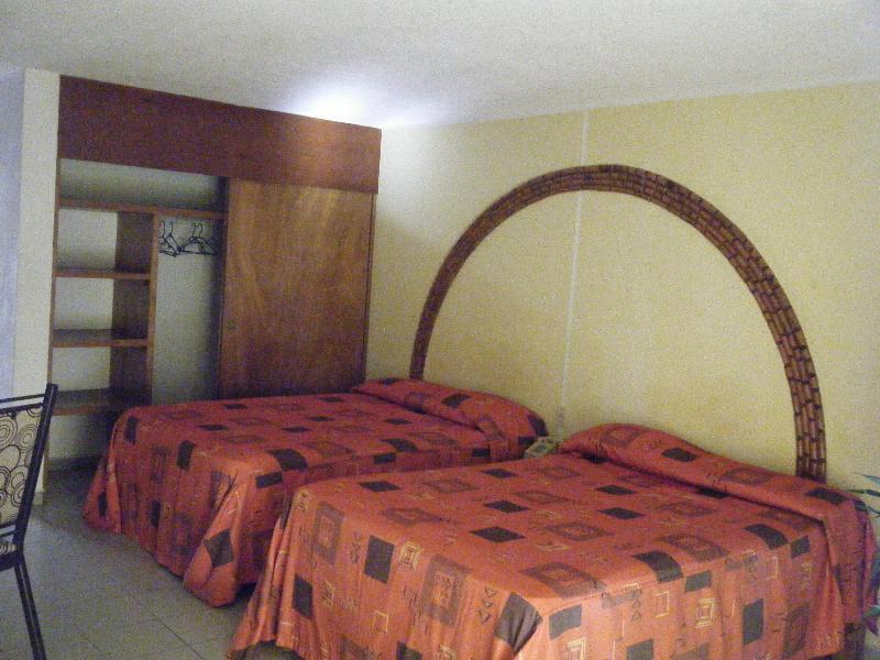 El Tropicano