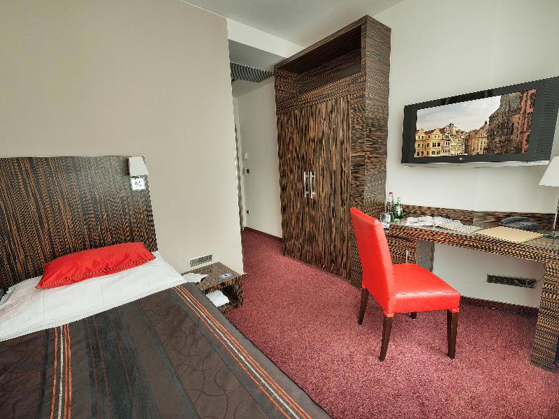 Ea Hotel Crystal Palace