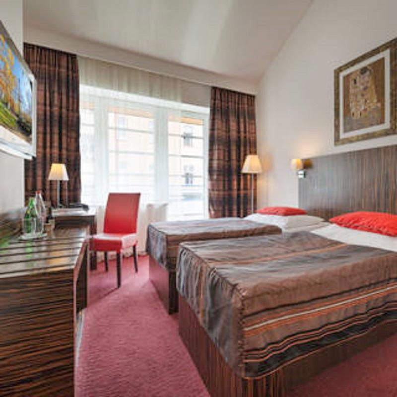Ea Hotel Crystal Palace