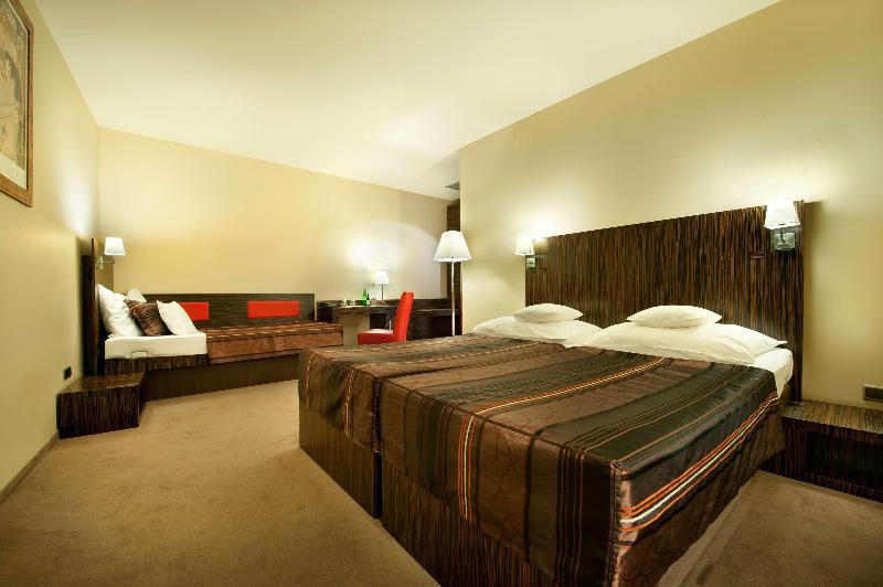Ea Hotel Crystal Palace