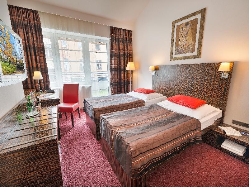 Ea Hotel Crystal Palace