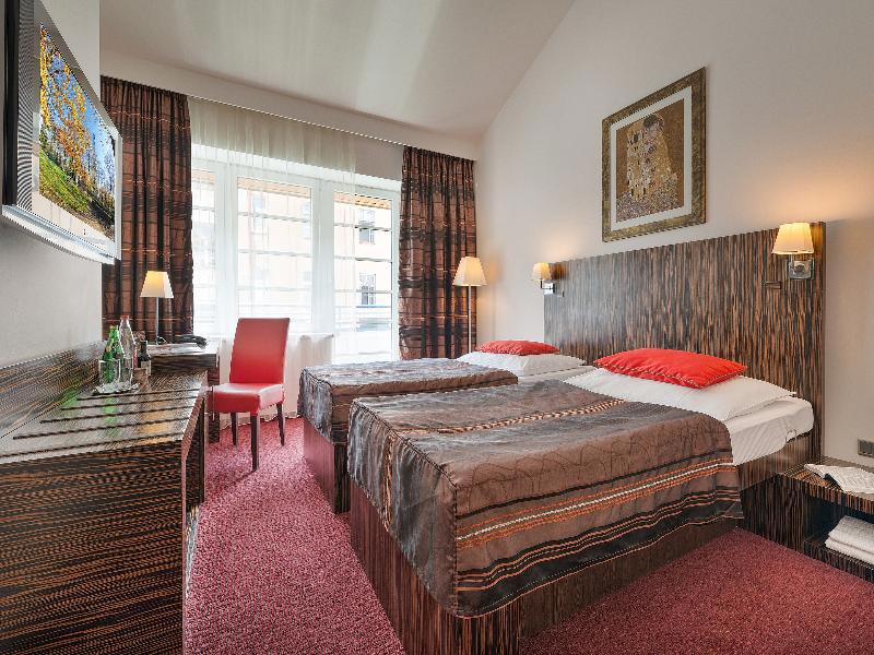 Ea Hotel Crystal Palace